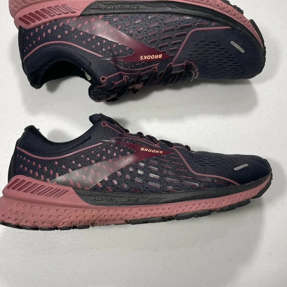 Brooks Women's Adrenaline Athletic Shoes -9.5 SB/00
